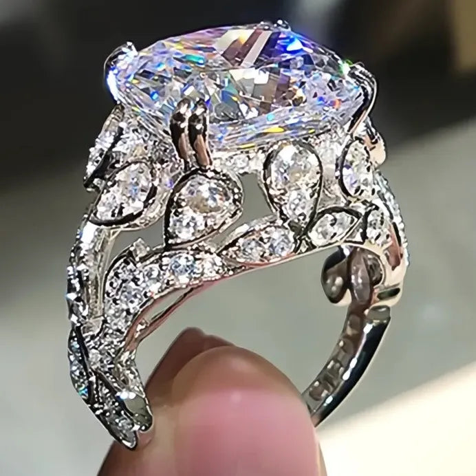 Geometric Hollow Out Women’s Ring Inlaid Shining CZ Wedding Party Jewelry