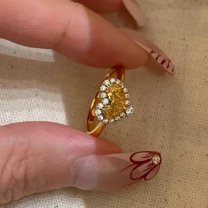 Heart-Shaped Zircon Copper Ring for Women Girls Fashion Yellow Crystal Gift Jewelry