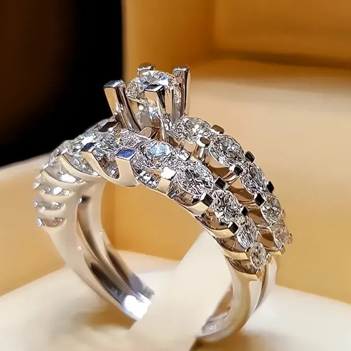 2Pcs Women's Round Cubic Zirconia Stackable Bridal Wedding Ring Set
