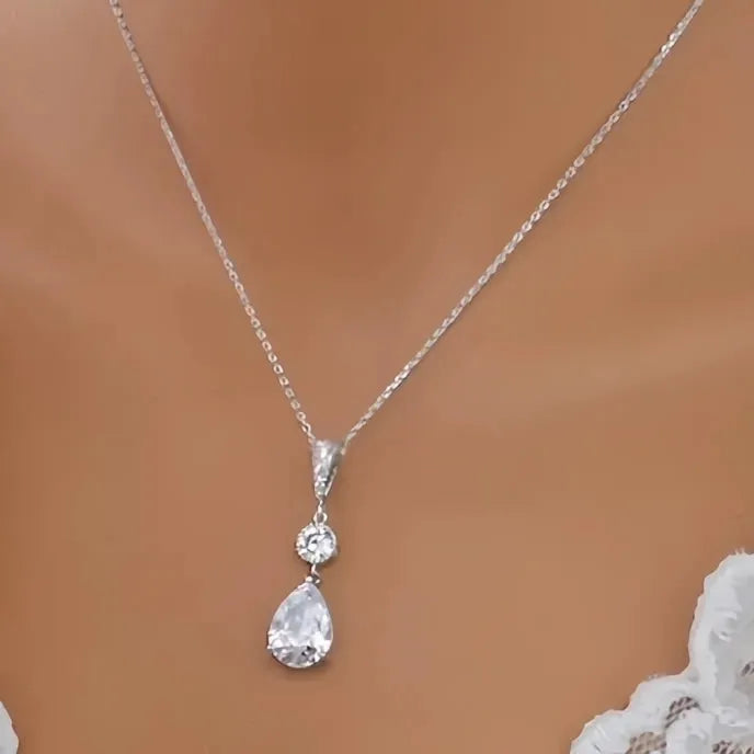 Elegant Women Water Drop Pendant Necklace Cubic Zirconia Sparkling Party Jewelry