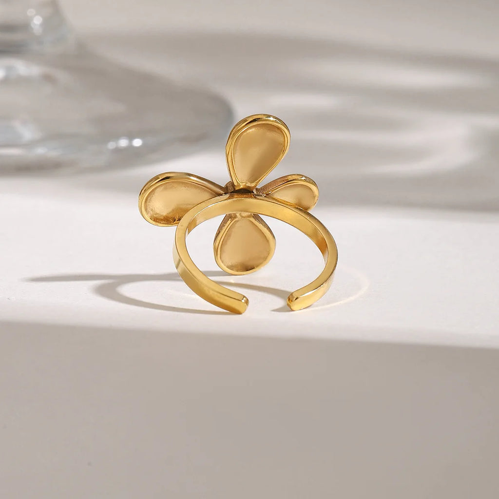 Stainless Steel Chunky Flower Wedding Ring Hypoallergenic Waterproof Petal Jewelry