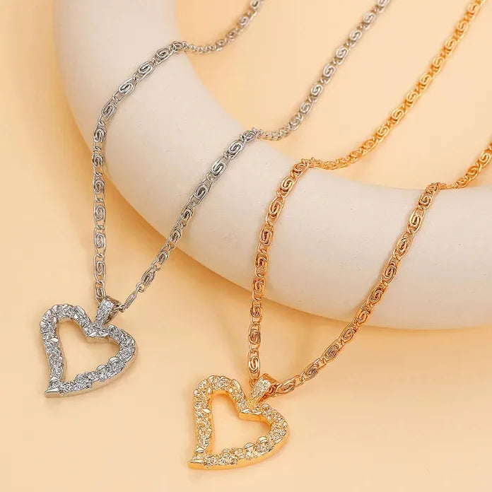 Vintage Wrinkled Heart Pendant Necklace for Women with Zinc Alloy Chain