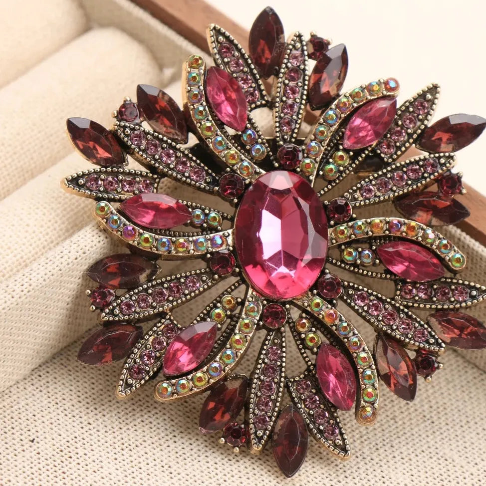 Luxury Openwork Floral Brooch Elegant Gift for Men & Women