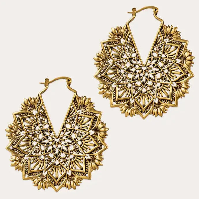 Retro Metal Hollow Flower Drop Earrings Bohemian Aristocratic Zinc Alloy Jewelry