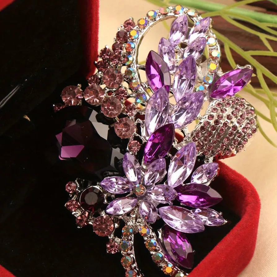 Classic Floral Brooch Wedding Gift for Men & Women Elegant Accessory