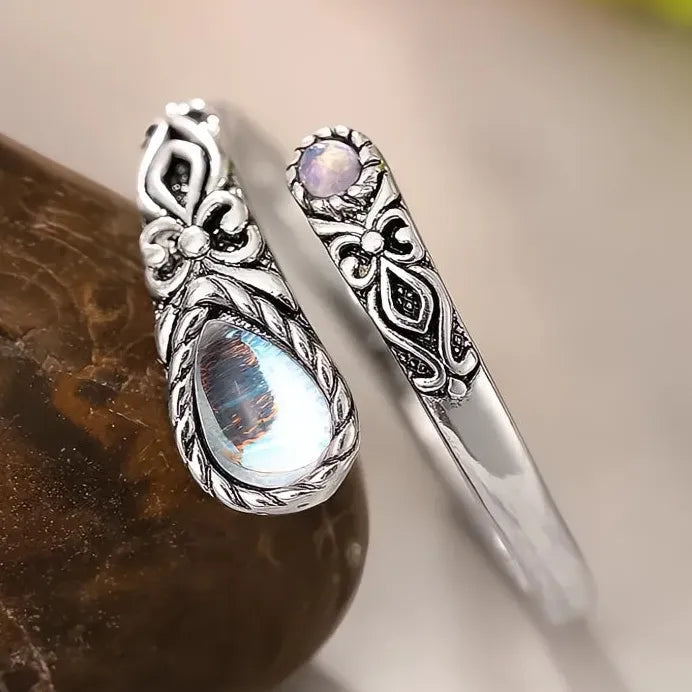 Adjustable Retro Geometric Flower Ring with Pear & Round Imitation Moonstone