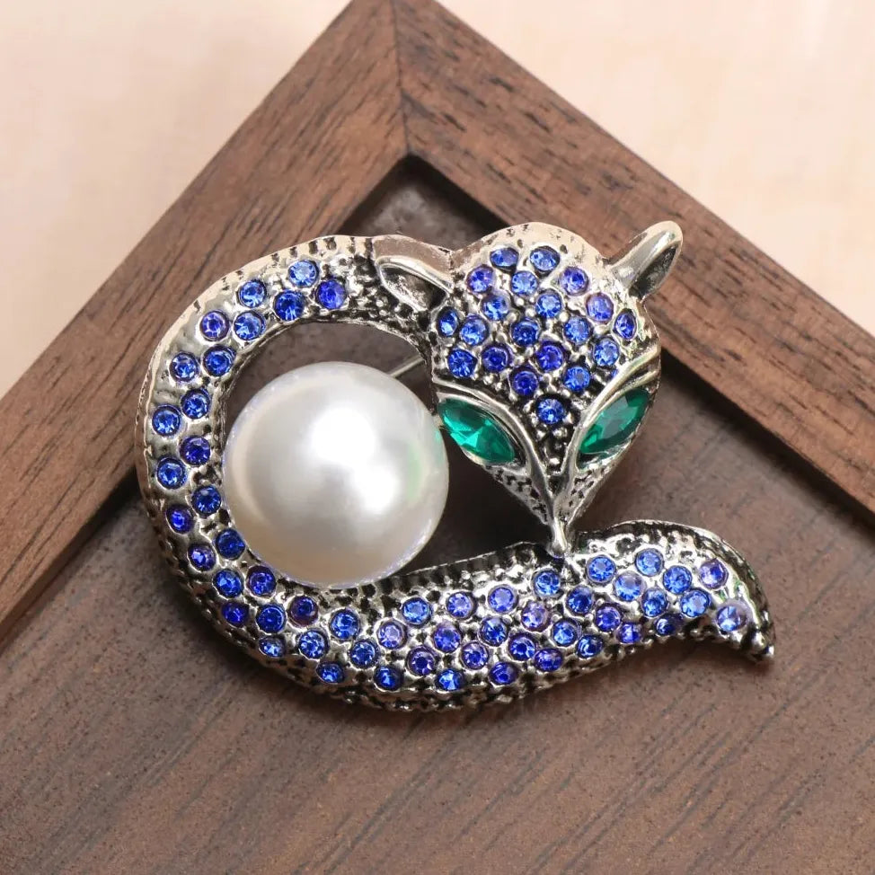Vintage Fox Brooch Classic Jewelry for Women Elegant Style Accessory