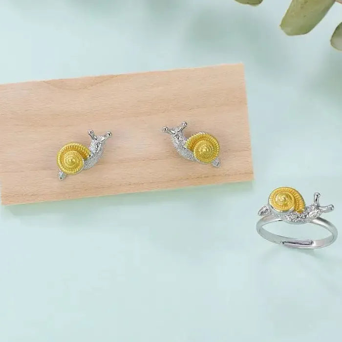Vintage Snail Stud Earrings Copper Gold Silver Insect Jewelry for Women Gift
