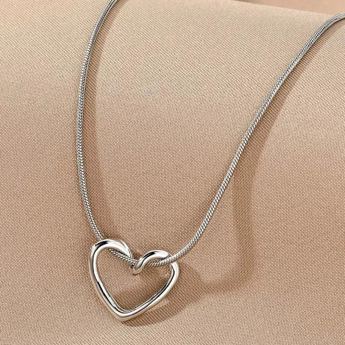 Simple Hollow Love Heart Pendant Necklace Geometric Chain for Women Jewelry