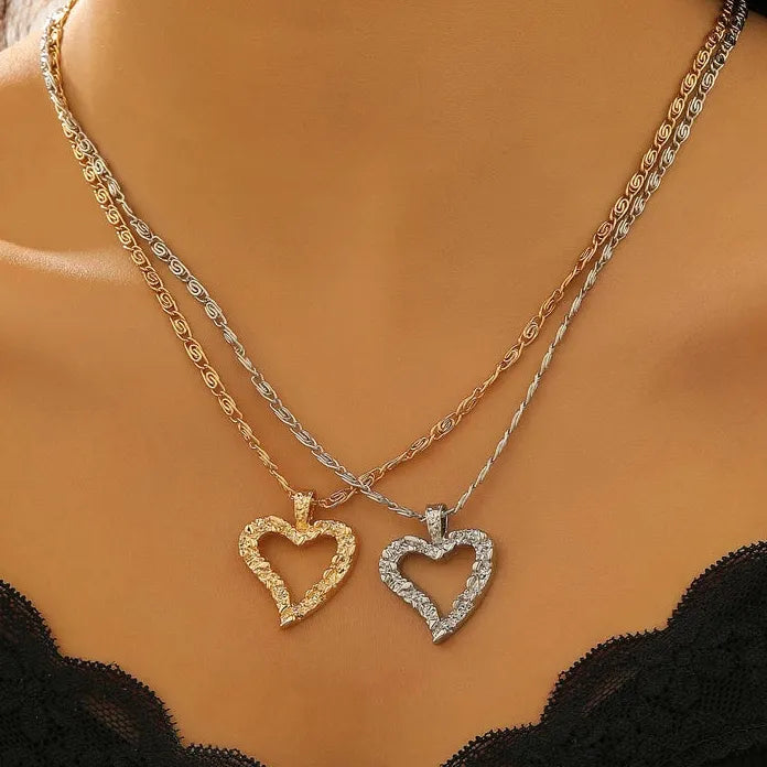 Vintage Wrinkled Heart Pendant Necklace for Women with Zinc Alloy Chain