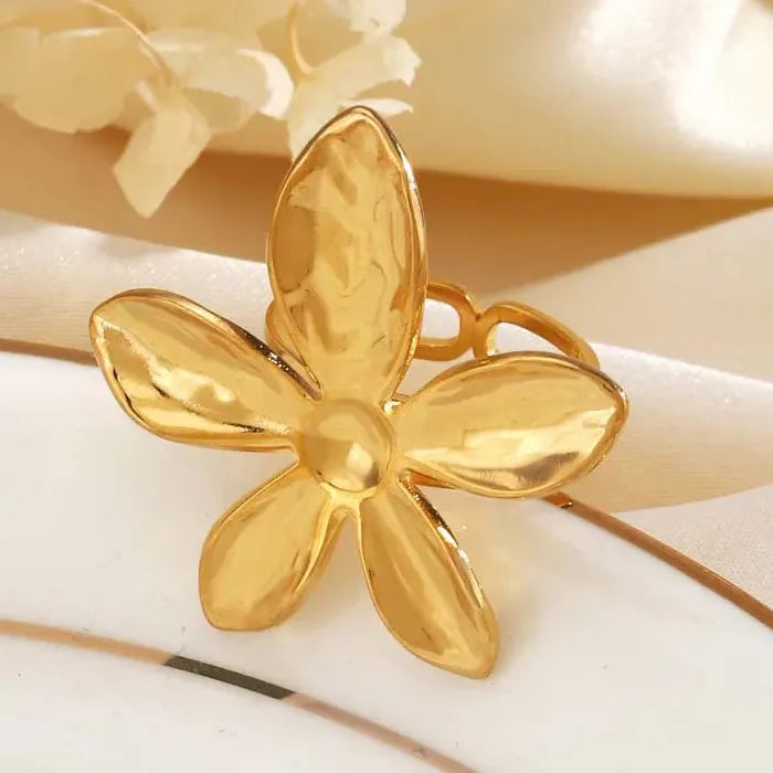 Adjustable Stainless Steel Flower Ring for Women Vintage Gold Petal Jewelry Gift