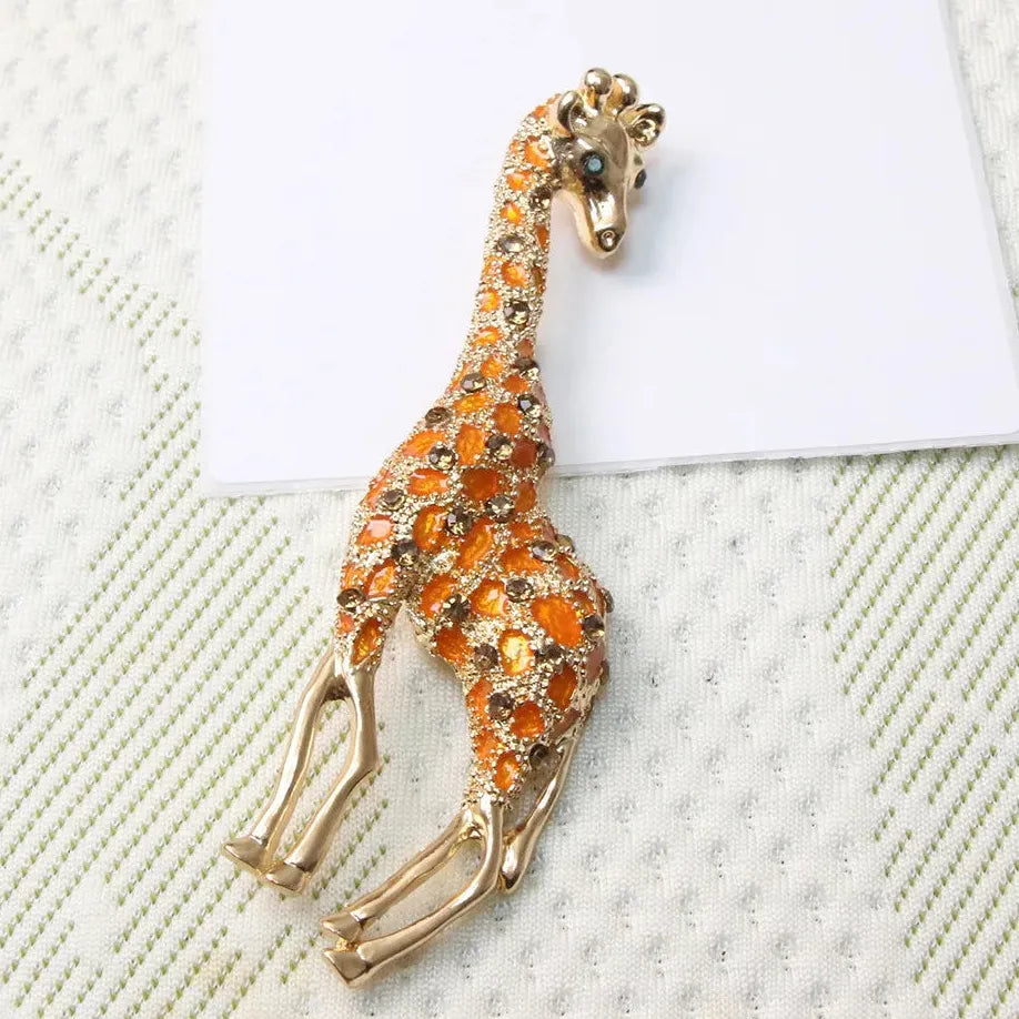 Luxury Giraffe Brooch for Men and Women Stylish Gift Accessory