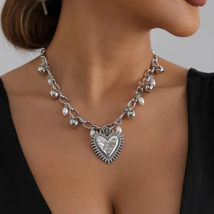 Vintage Heart Thorn Pendant Necklace with Pearl Ball Zinc Alloy Gift