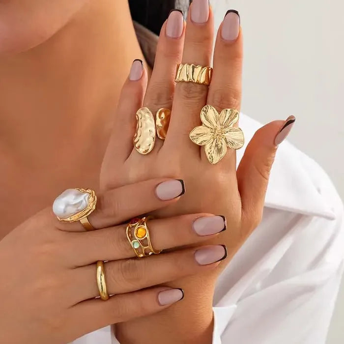 6Pcs Women’s Vintage Gold Pearl Open Rings Set Featuring Crystal Flower Design