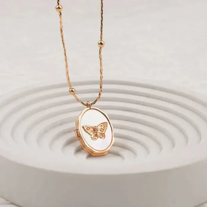 Custom Butterfly Shell Photo Locket Necklace Women Stainless Steel Vintage Memorial Jewelry Mother's Day Gift