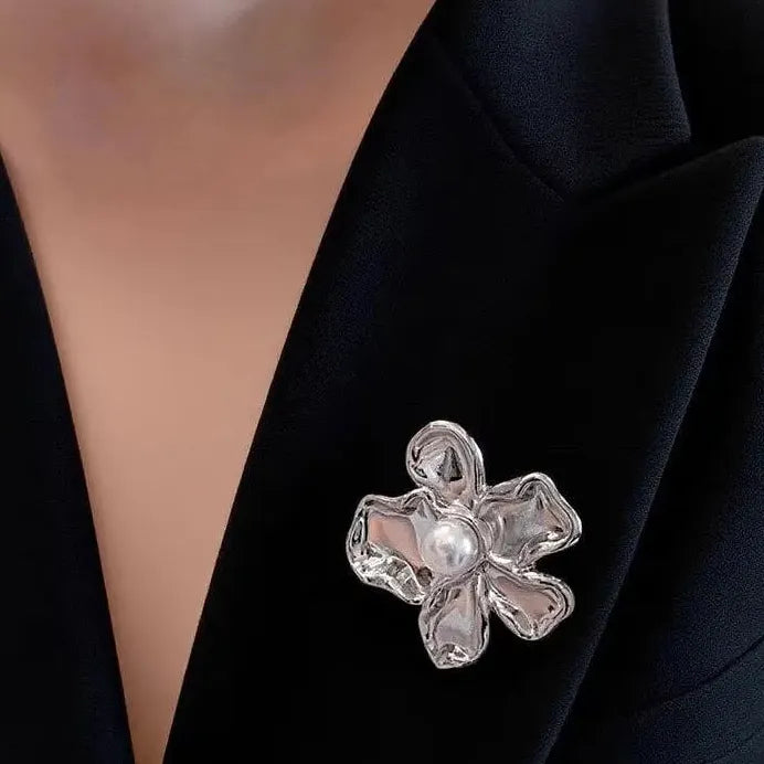 Elegant Stainless Steel Pearl Flower Brooch Plant Pin Jewelry for Women