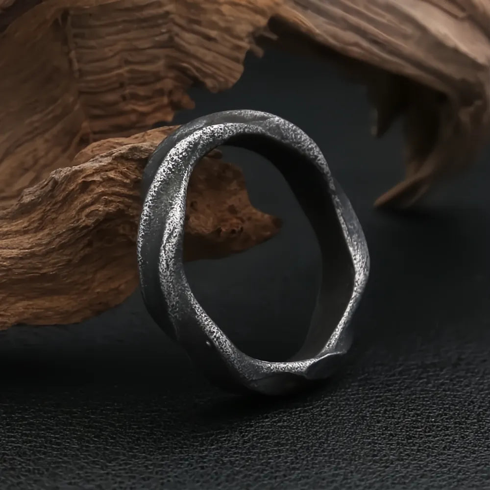 Vintage Black Mobius Ring 316L Stainless Steel – Gothic Punk Couple Ring