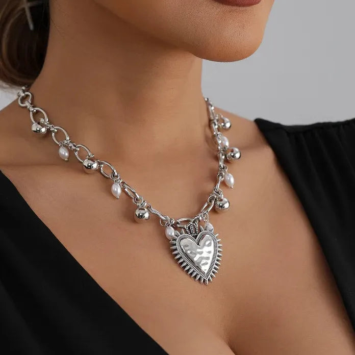 Vintage Heart Thorn Pendant Necklace with Pearl Ball Zinc Alloy Gift
