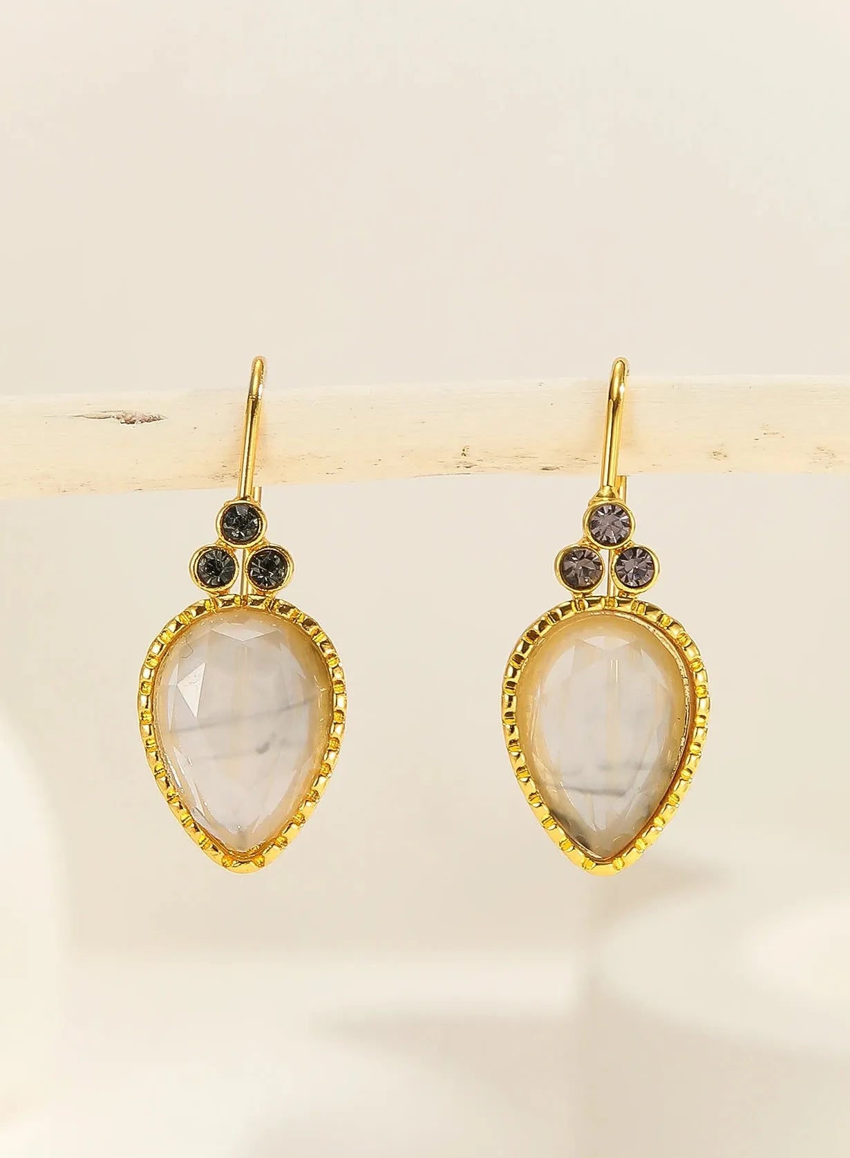 Golden Water Drop Earrings Women’s Simple Exquisite Zinc Alloy Glass Jewelry