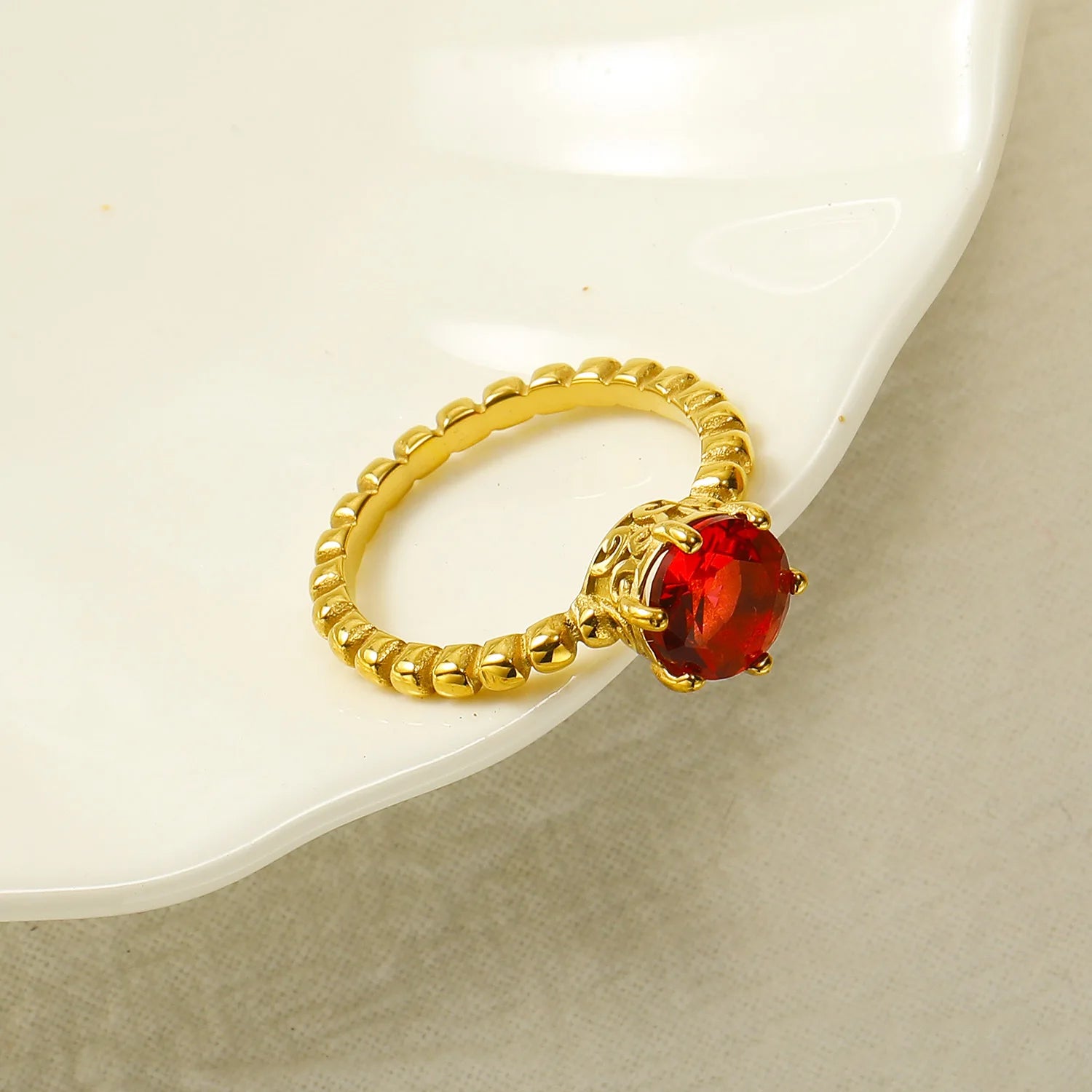 18K Gold Plated Stainless Steel Zircon Wedding Ring Twisted Circle Six Claws