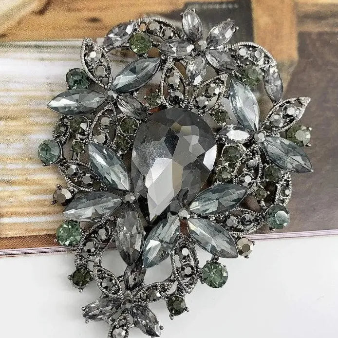Classic Rhinestone Skeleton Flower Brooch Women’s Coat Pin Elegant Style