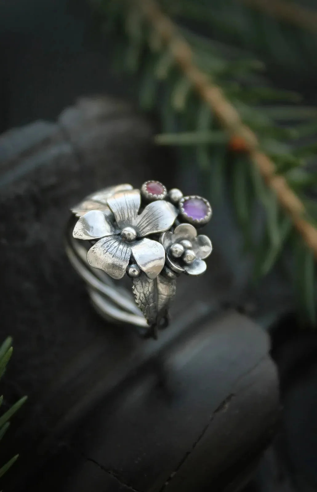 Retro Plant Shaped Rhinestone Flower Ring for Women Zinc Alloy Jewelry