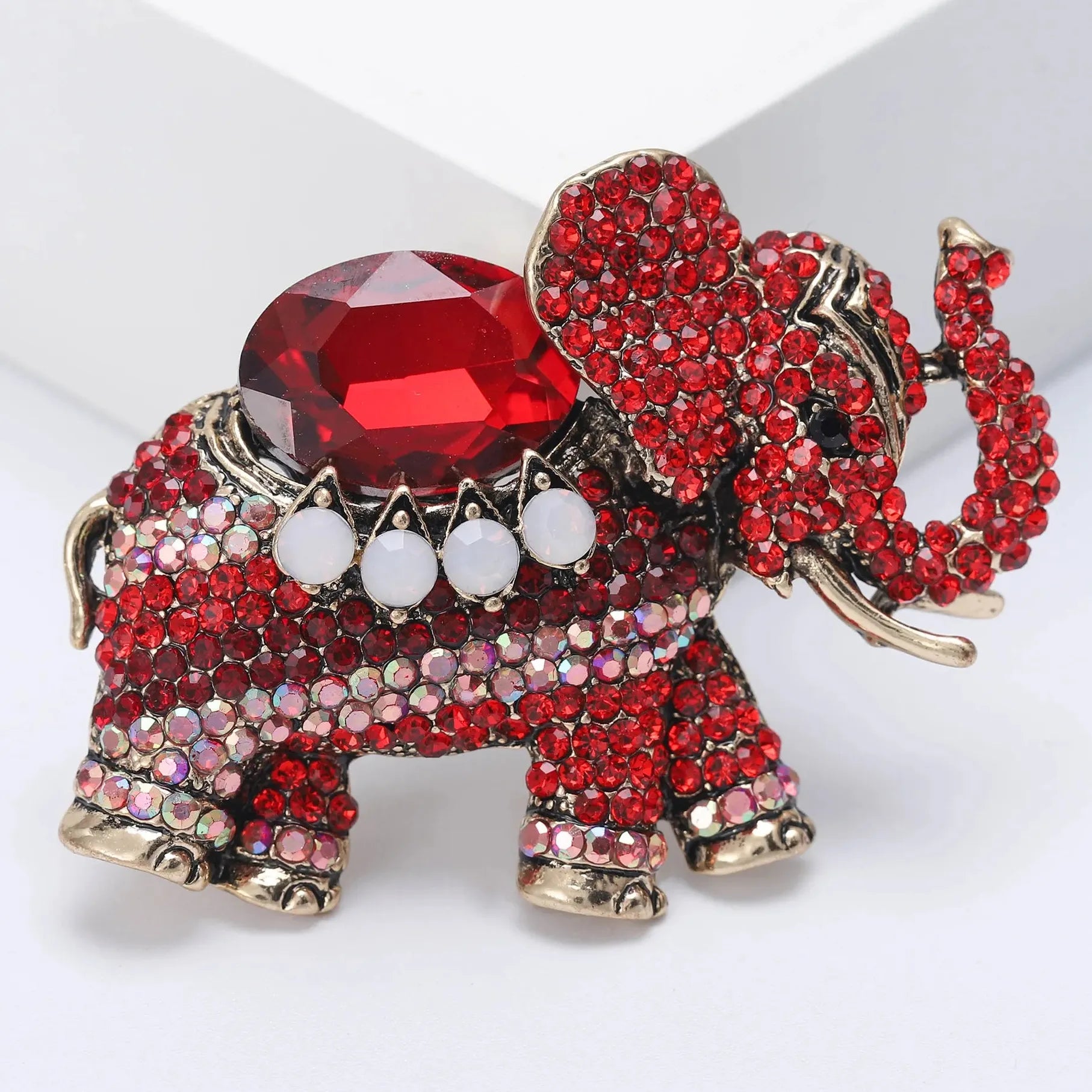 Classic Elephant Brooch Wedding Gift for Women and Men Stylish Accessory