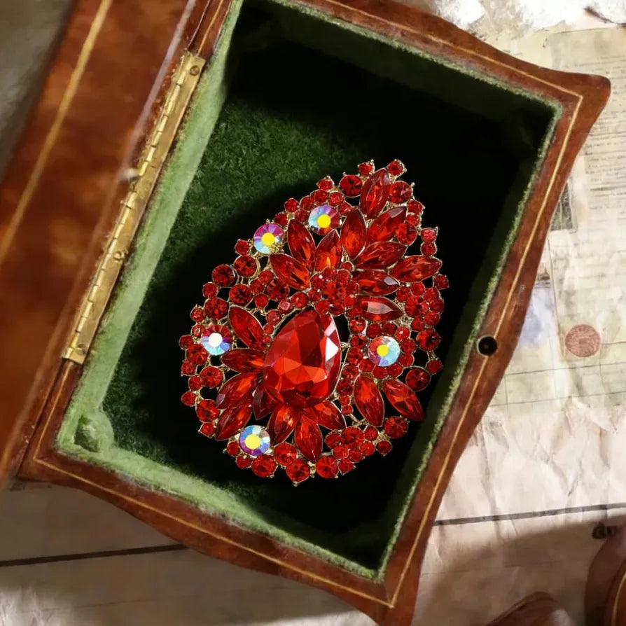 Classic Floral Openwork Brooch Elegant Jewelry Gift for Men and Women