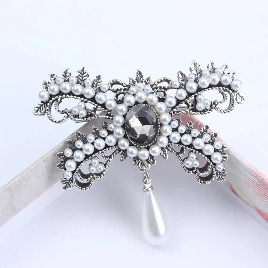 Rhinestone Classic Tassel Brooch Pin for Women Elegant Accessory