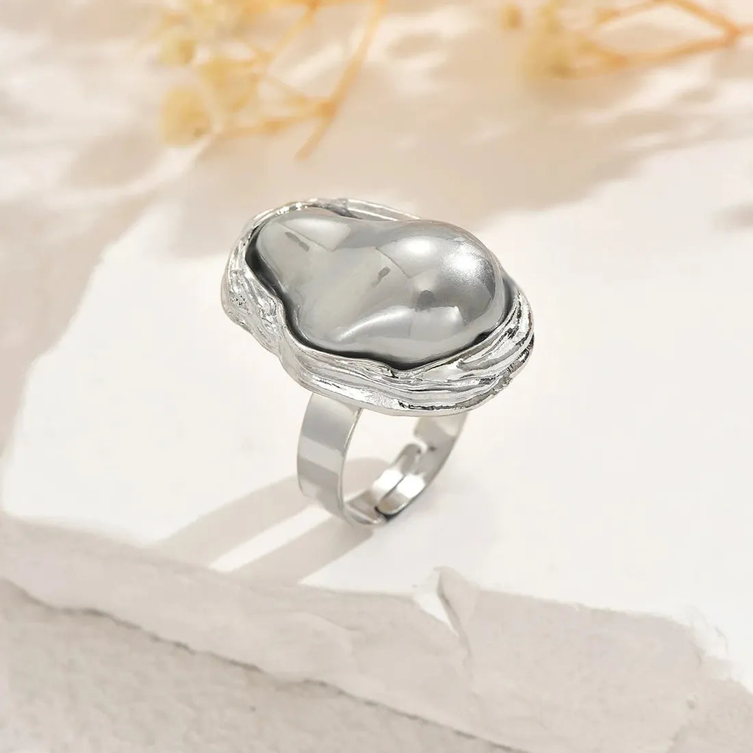 Adjustable Vintage Baroque Pearl Geometric Cocktail Ring for Women Stylish