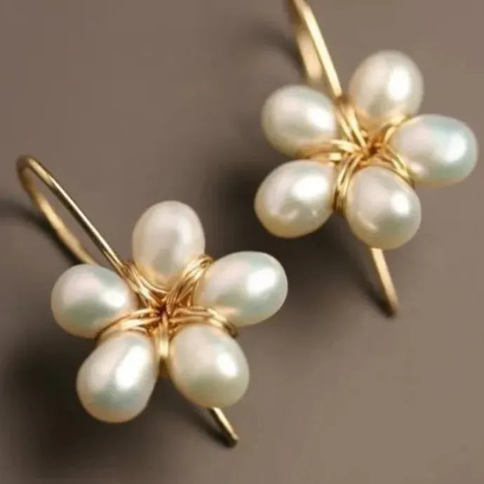 Flower Shaped White Pearl Zinc Alloy Ear Hooks Bridal Engagement Earrings