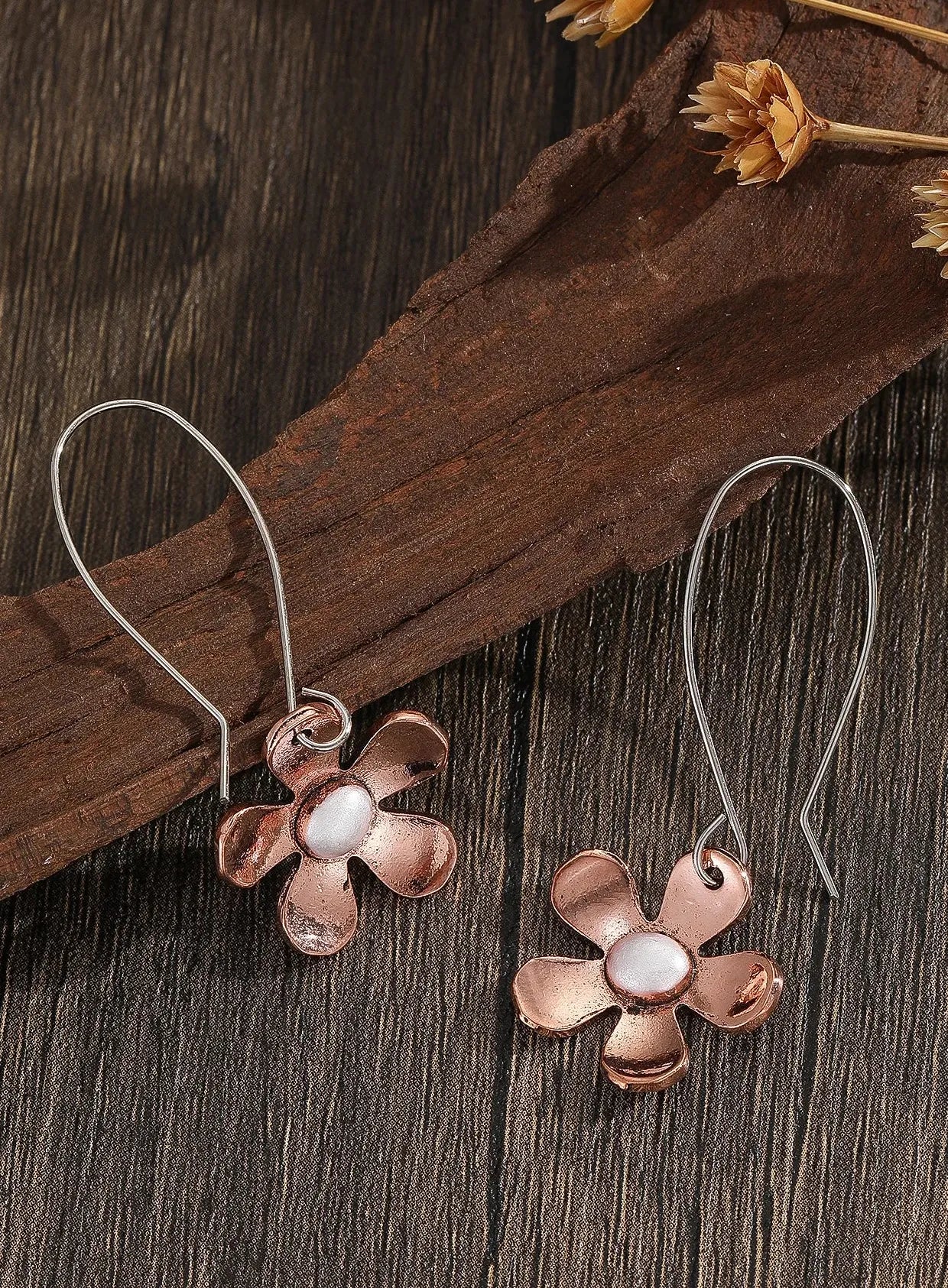 Vintage Alloy Flower Pendant Drop Earrings for Ladies Minimalist Jewelry
