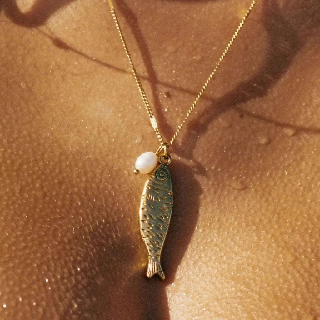 Vintage Stainless Steel Baroque Pearl Fish Pendant Necklace for Women Jewelry