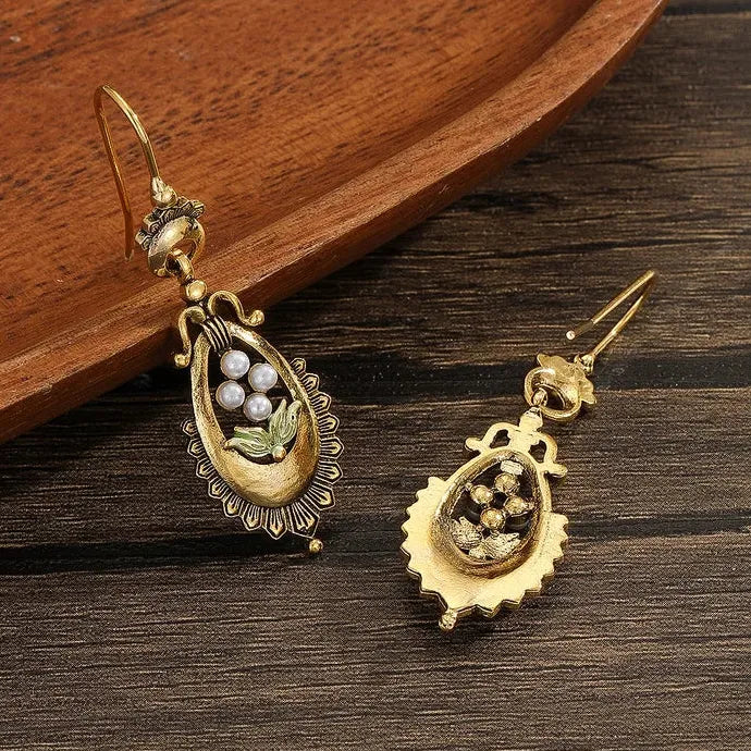 Elegant Round Geometric Women’s Earrings Gold White Stone Zinc Alloy Pendant