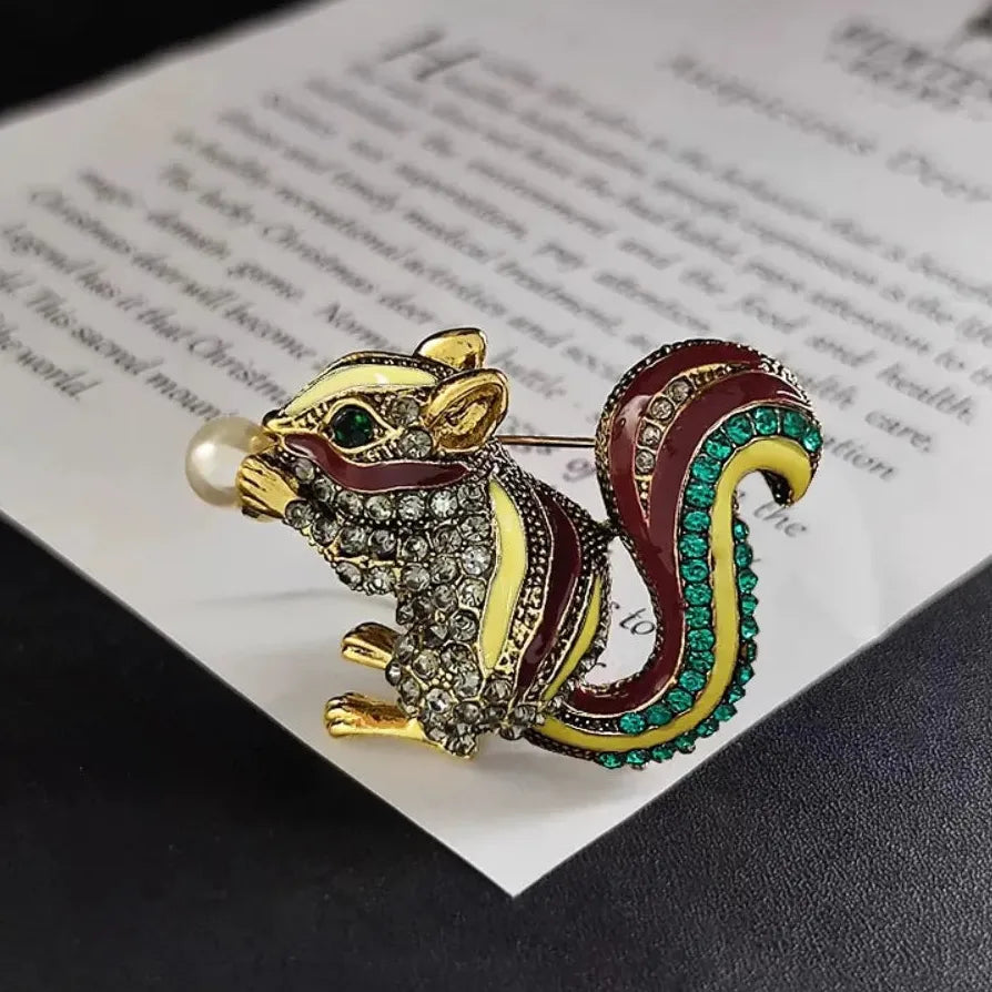 Classic Squirrel Brooch Pin Wedding Gift Jewelry for Men and Women