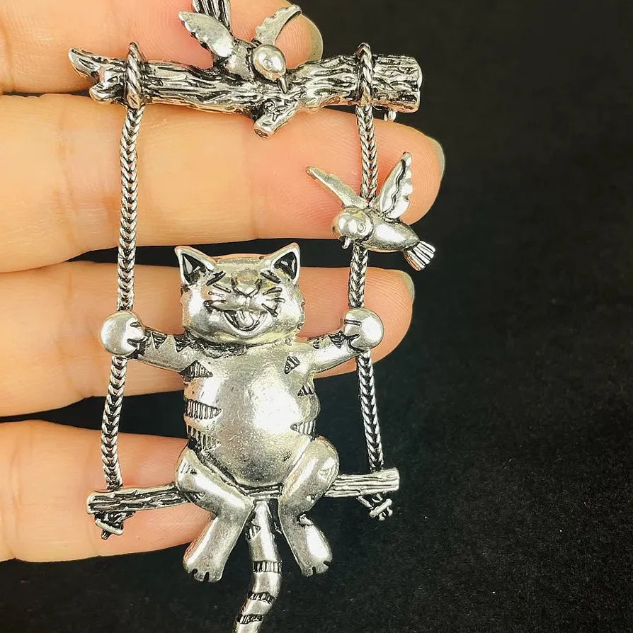 Elegant Vintage Cat Brooch for Women Fashion Accessory Gift