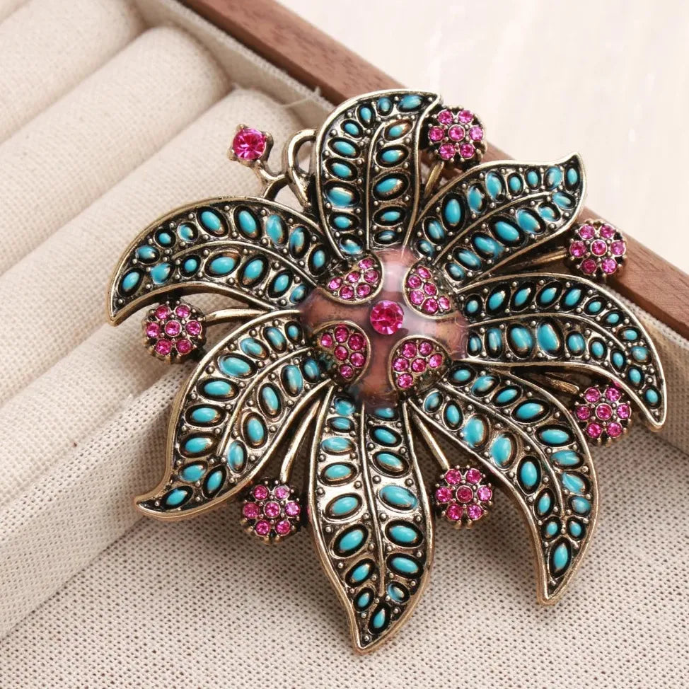 Classic Floral Brooch for Men and Women Wedding Gift Accessory
