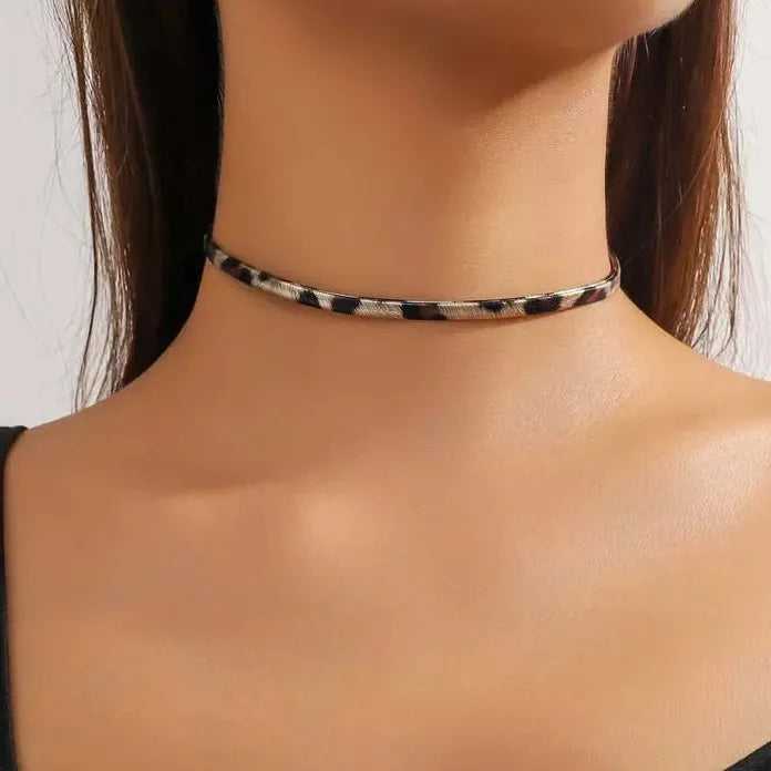 Vintage Brown Leopard Print Cotton Choker Necklace Women Fashion Jewelry Gift 2025