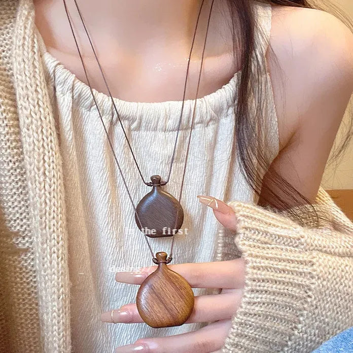 Adjustable Wooden Flagon Pendant Necklace for Women Birthday Gift
