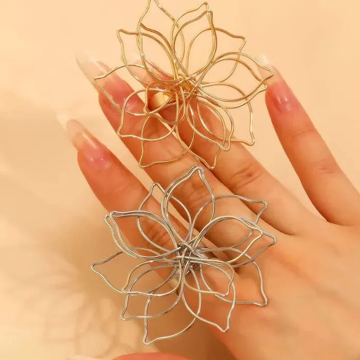 Adjustable Vintage Gold Flower Hollow Metal Ring Elegant Jewelry Gift
