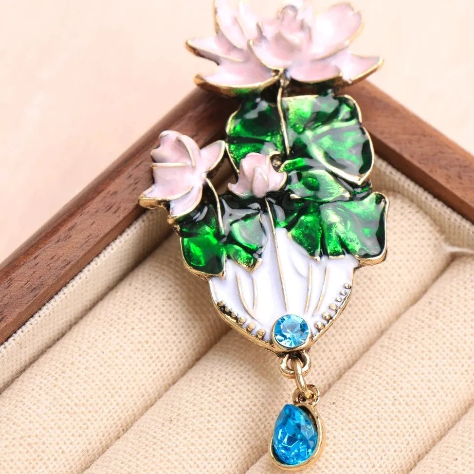 Luxury Chinese-Style Lotus Leaf Brooch for Women Elegant Gift Accessory