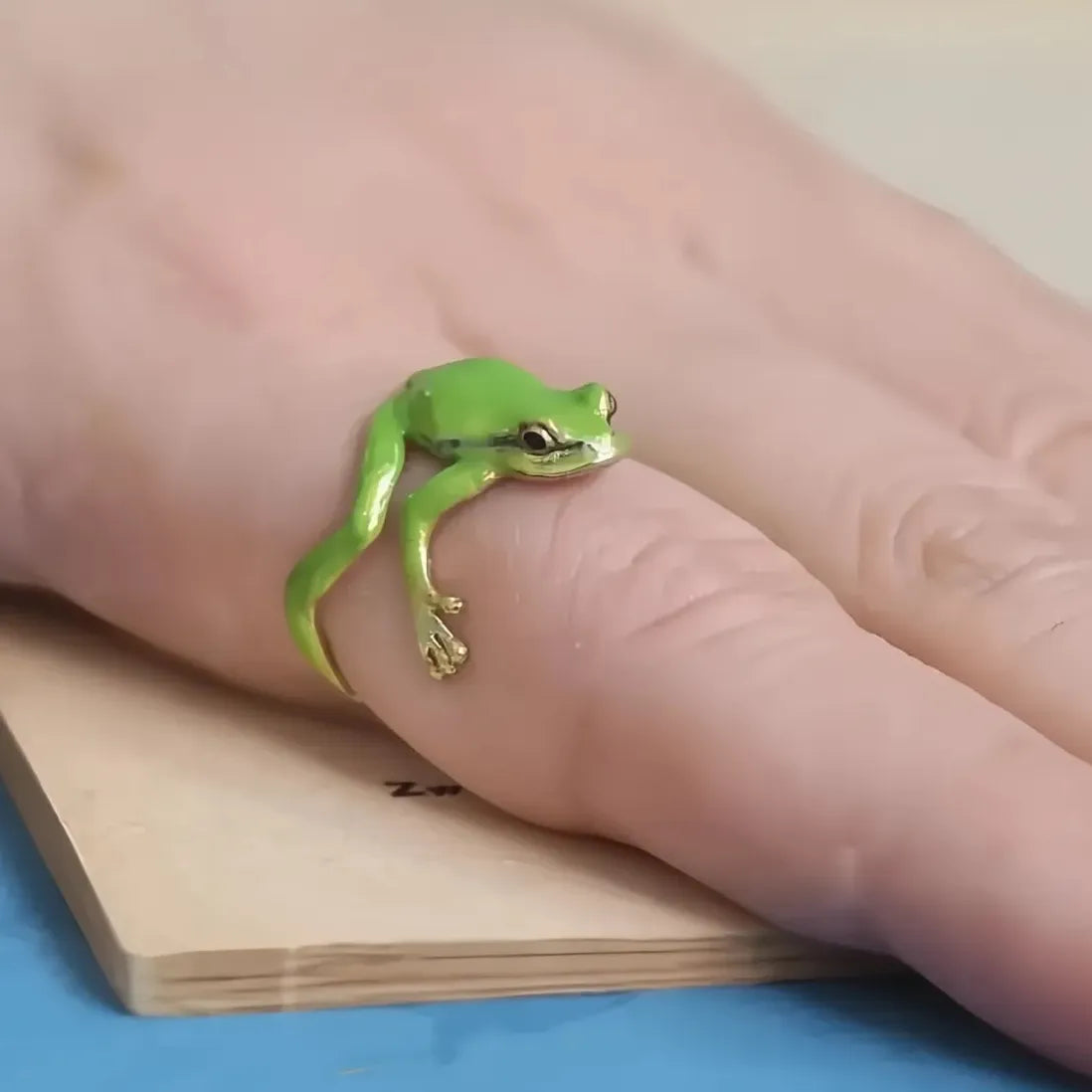Adjustable Green Enamel Frog Ring for Women Zinc Alloy Animal Jewelry Gift
