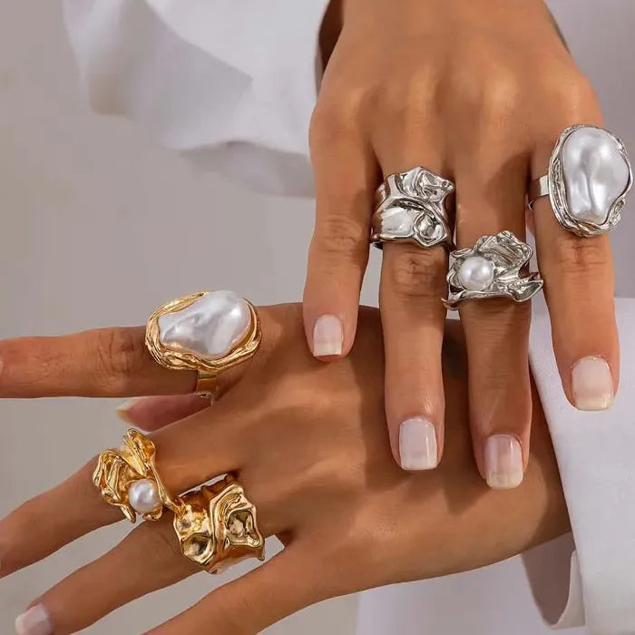 6Pcs Women’s Vintage Gold Pearl Open Rings Set Featuring Crystal Flower Design