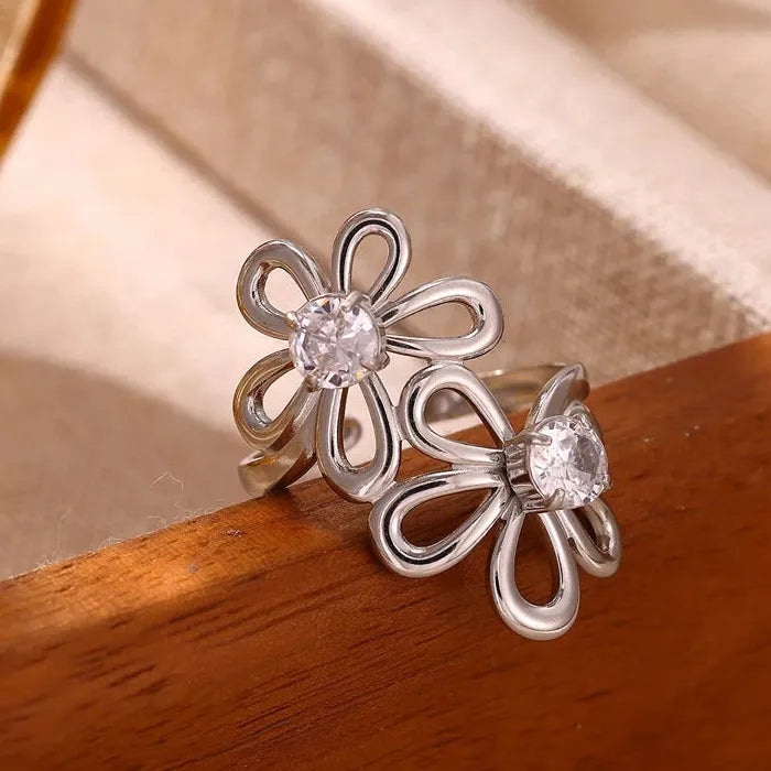Adjustable Luxury Flower Hollow Stainless Steel Ring for Women with Zircon Stone