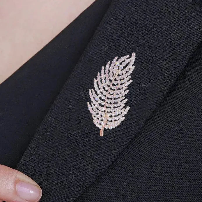 Luxury Feather Brooch Pin Wedding Gift for Men & Women Elegant Style