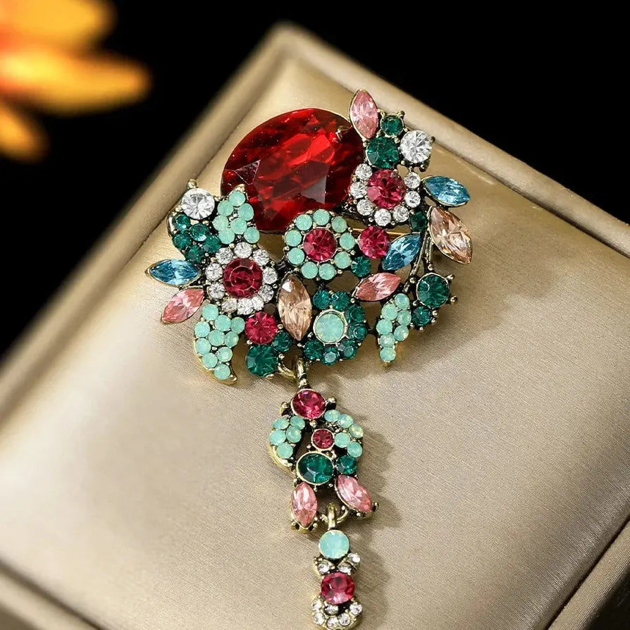 Vintage Floral Brooch Pin Jewelry Classic Style for Men Women