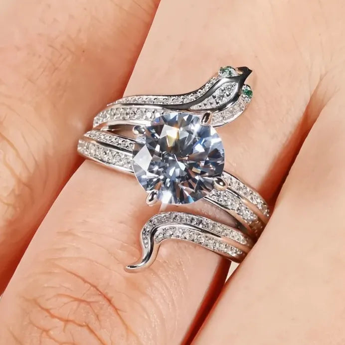 Trendy Snake Finger Ring for Women Green Eye Cubic Zirconia Brass Jewelry