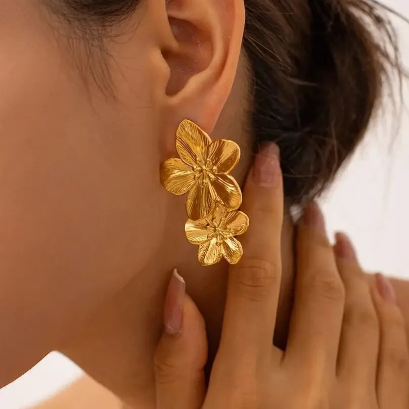 Vintage Gold Metal Flower Drop Earrings Stylish Statement Jewelry for Women