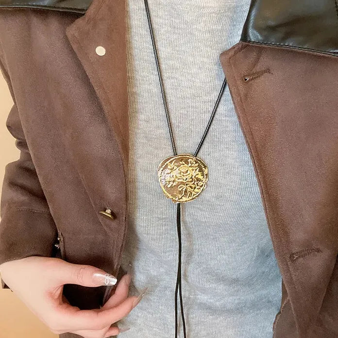 Adjustable Flower Round Pendant Necklace for Women Zinc Alloy Jewelry Gift