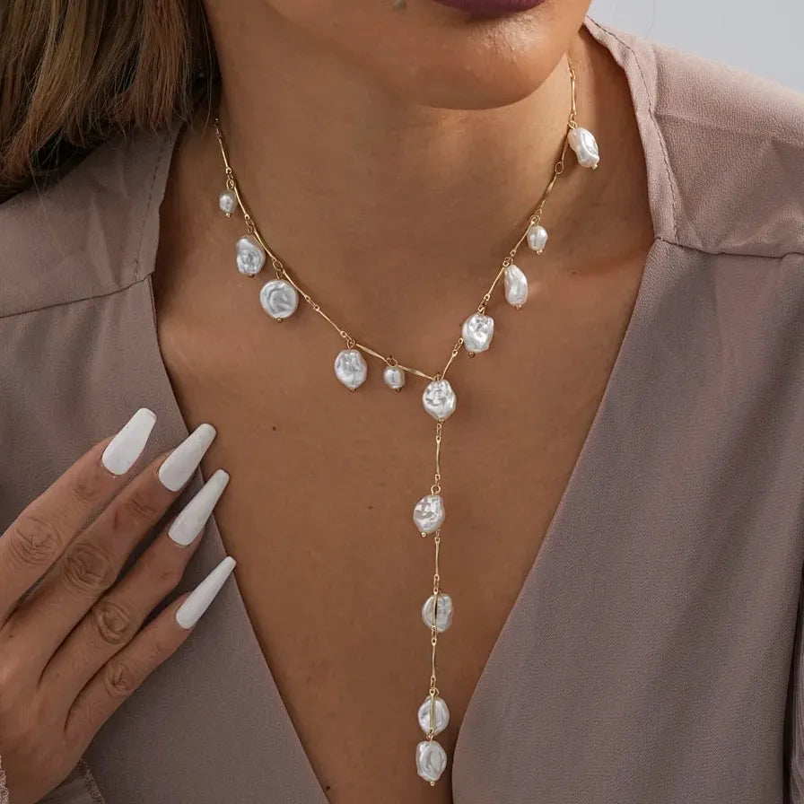 Vintage Irregular Pearl Pendant Necklace for Women Zinc Alloy
